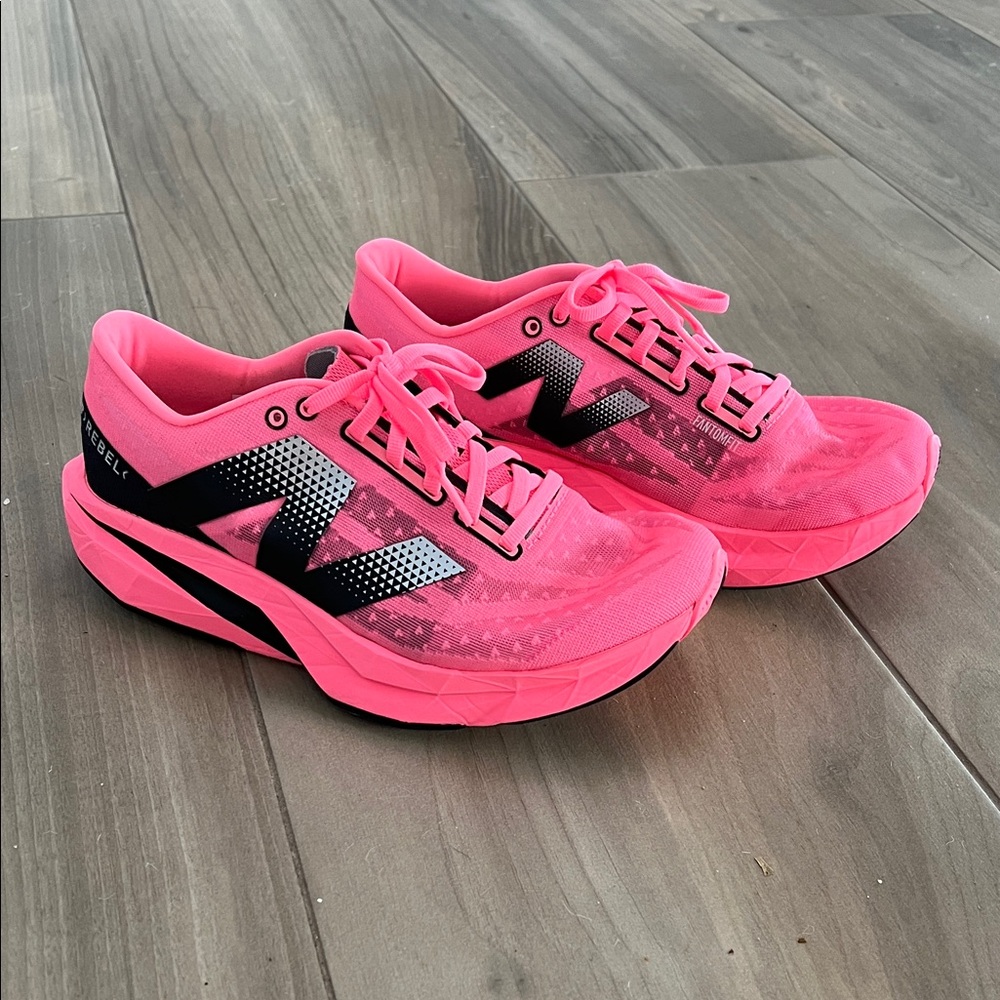 New Balance Women's Rebel v4 8 wide